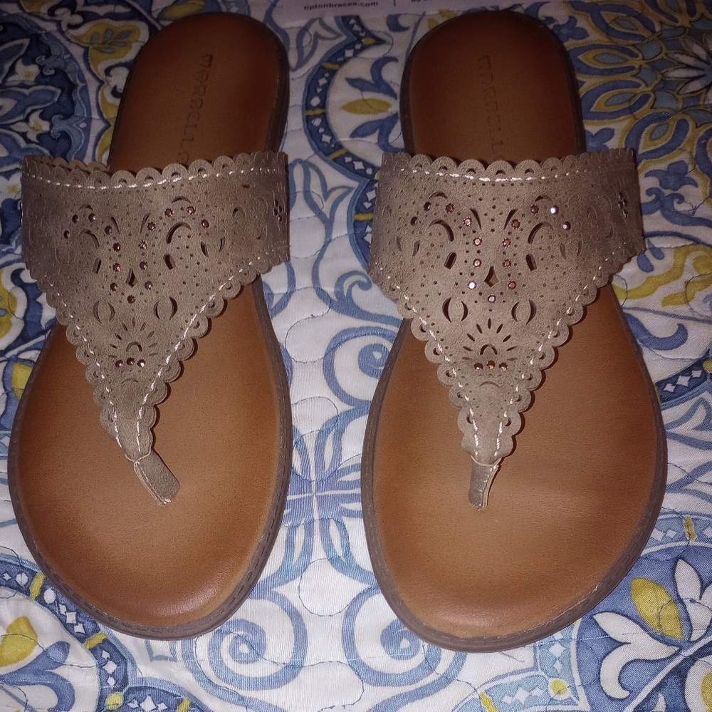 Size 10 wide flip flops